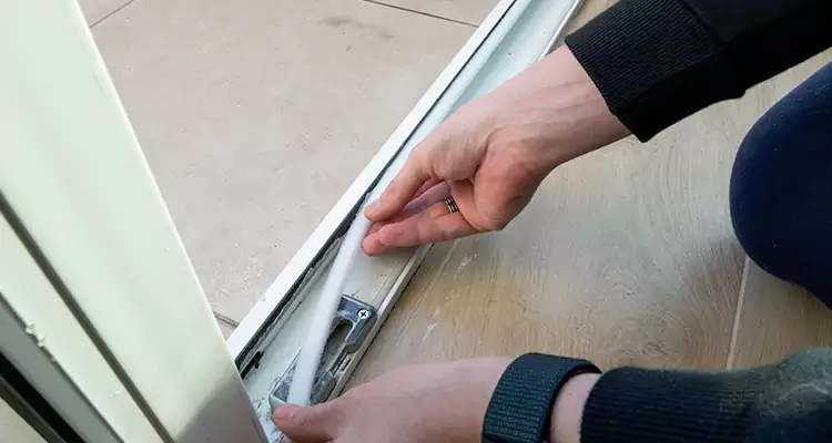 Garage Door Off Track Repair in New Smyrna Beach, FL