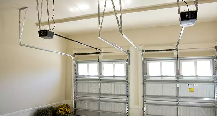 Residential Emergency Garage Door Repair in New Smyrna Beach, FL