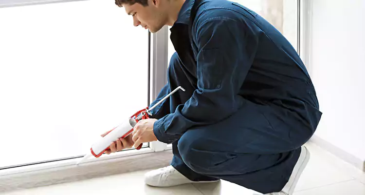 Window Glass Caulk Repair in New Smyrna Beach, FL