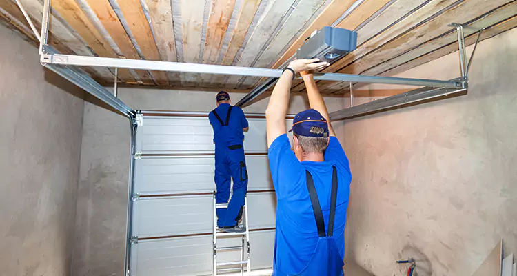 Garage Door Opener Technician in New Smyrna Beach, FL