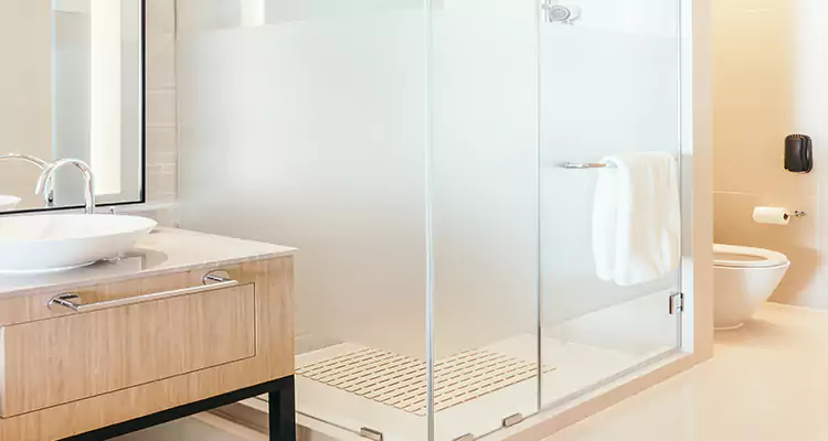 Expert Shower Door Fix and Repair in New Smyrna Beach, FL